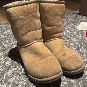 UGG classic short tan boots